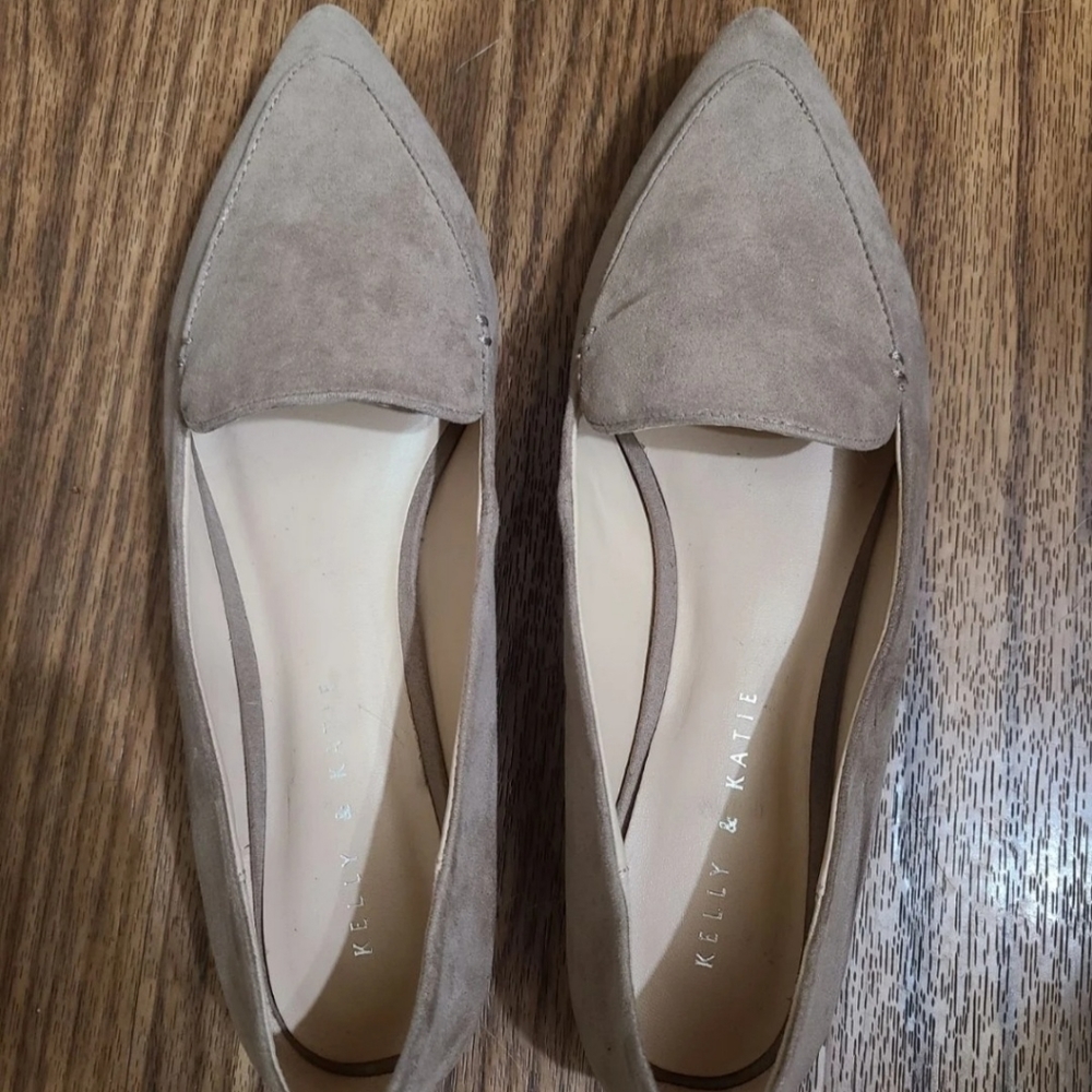 Kelly and Katie Cigola Flats